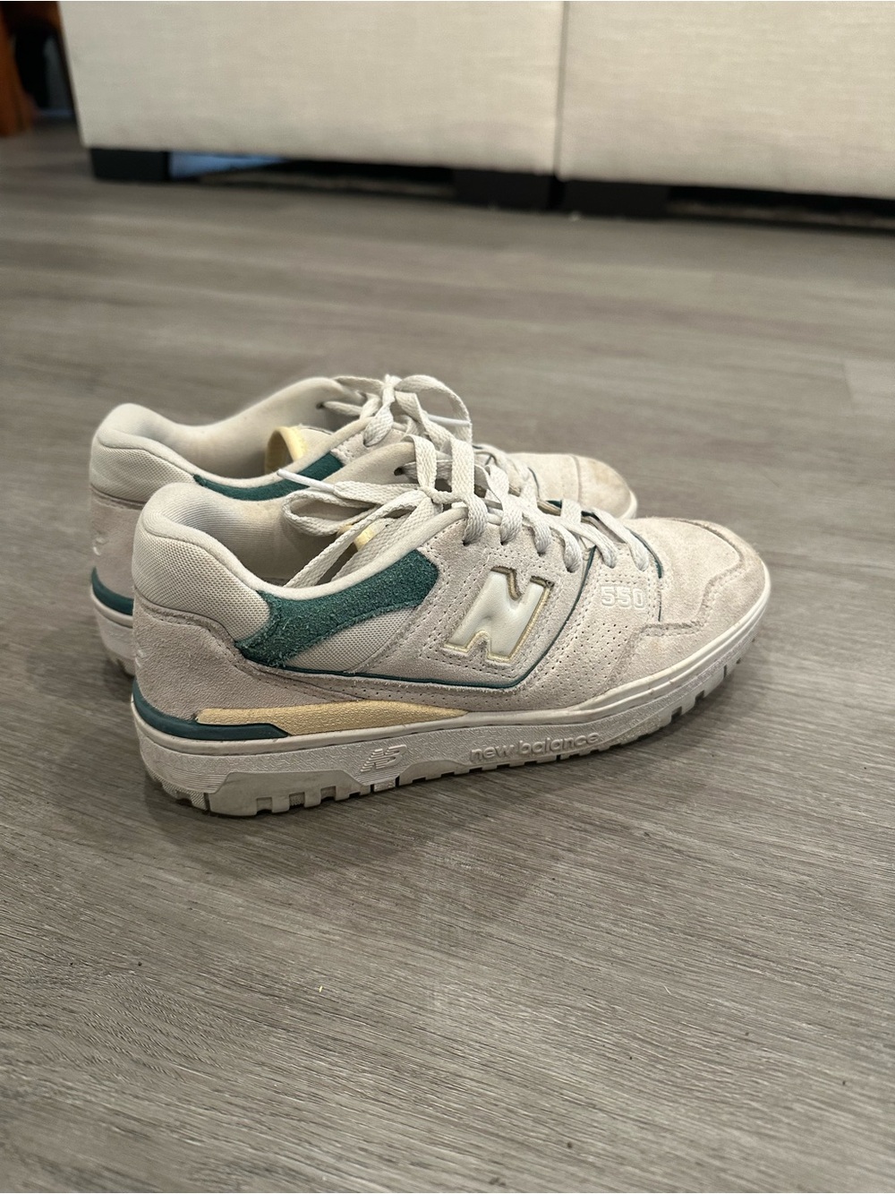New Balance Women's 550 Sneakers in Light Gray and Teal - size 7